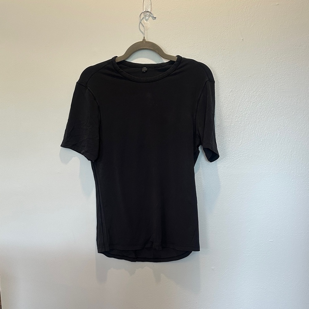 lululemon athletica Men's Black Crewneck Short Sleeve Tee